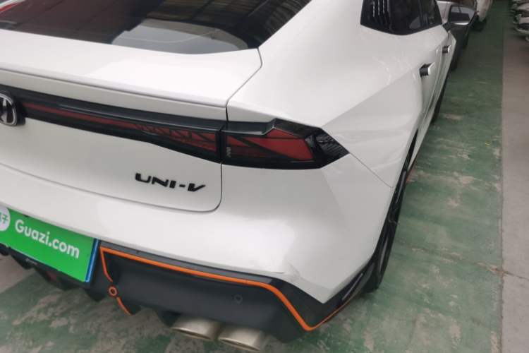 Used CHANGAN UNI-V 2023 2.0T Leading-Speed Edition Right Rear Taillight