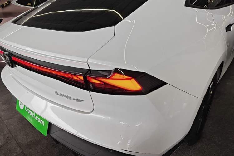 Used CHANGAN UNI-V 2023 1.5T Prestige Model Right Rear Taillight