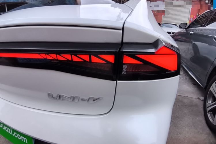 Used CHANGAN UNI-V 2023 1.5T Prestige Model Right Rear Taillight