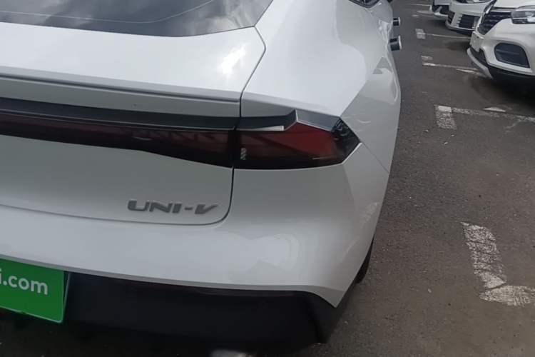 Used CHANGAN UNI-V 2023 1.5T Premium Model Right Rear Taillight