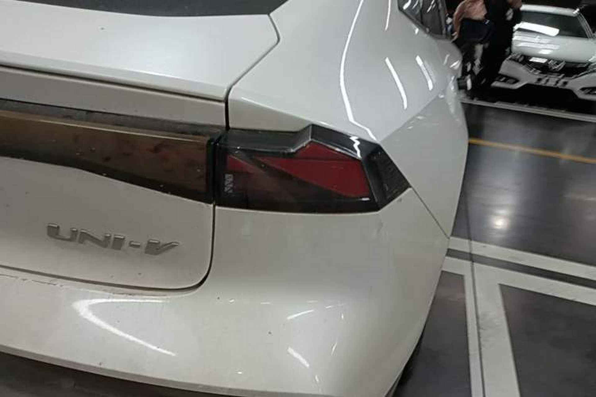 Used CHANGAN UNI-V 2023 1.5T Premium Model Right Rear Taillight