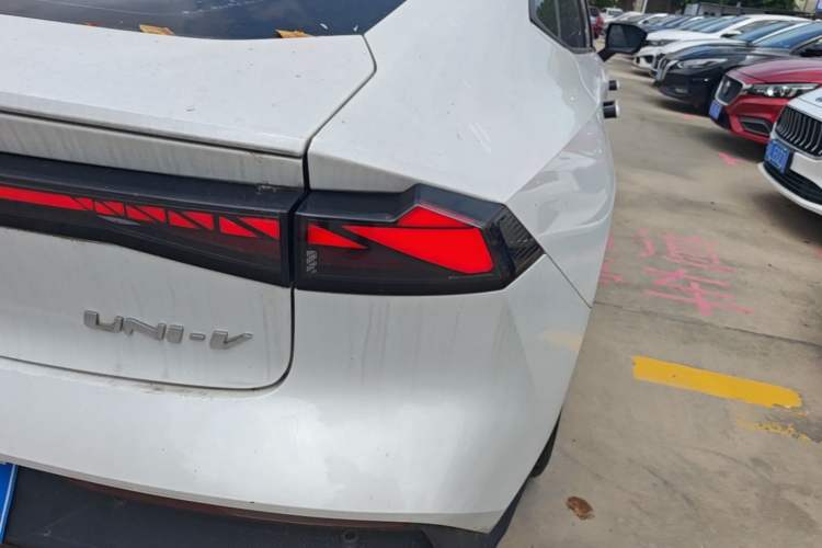 Used CHANGAN UNI-V 2023 1.5T Prestige Model Right Rear Taillight