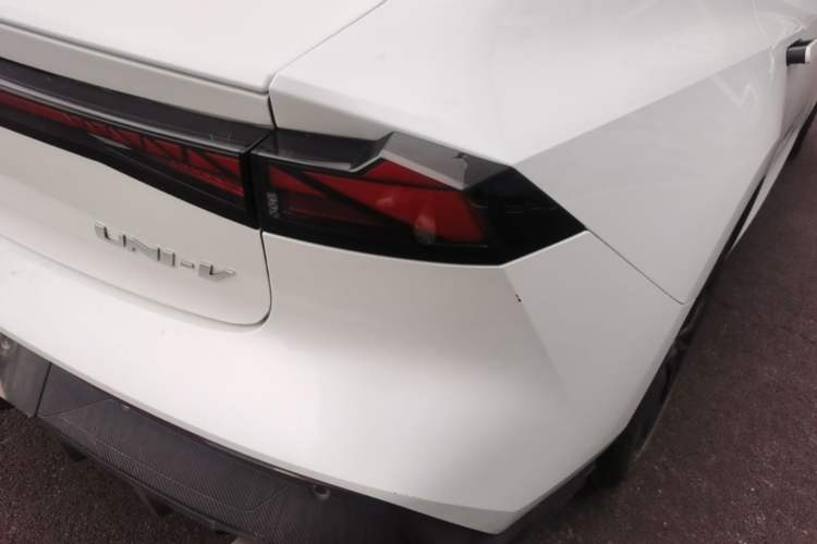 Used CHANGAN UNI-V 2023 1.5T Prestige Model Right Rear Taillight