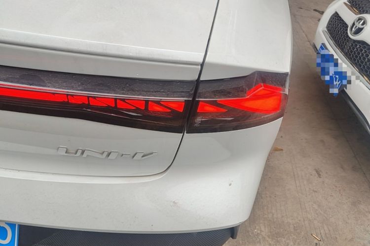 Used CHANGAN UNI-V 2023 1.5T Prestige Model Right Rear Taillight