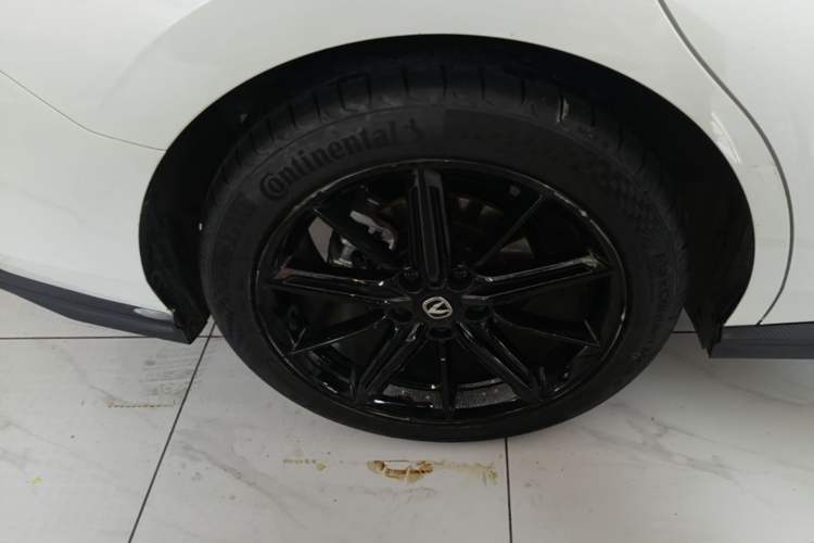 Used CHANGAN UNI-V 2023 1.5T Prestige Model Right Rear Wheel Hub
