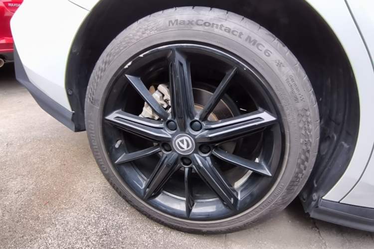 Used CHANGAN UNI-V 2023 1.5T Prestige Model Right Rear Wheel Hub