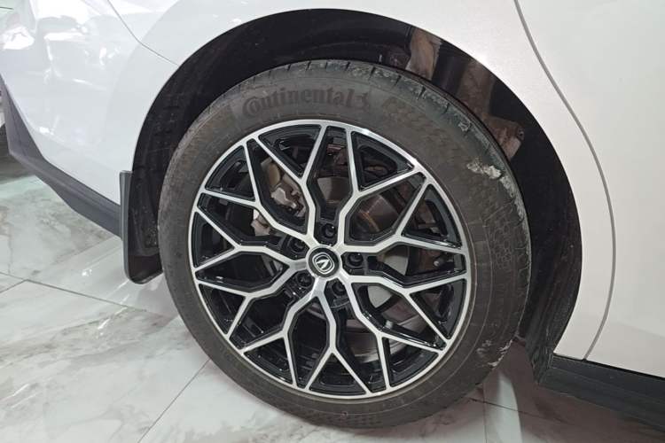 Used CHANGAN UNI-V 2023 1.5T Prestige Model Right Rear Wheel Hub