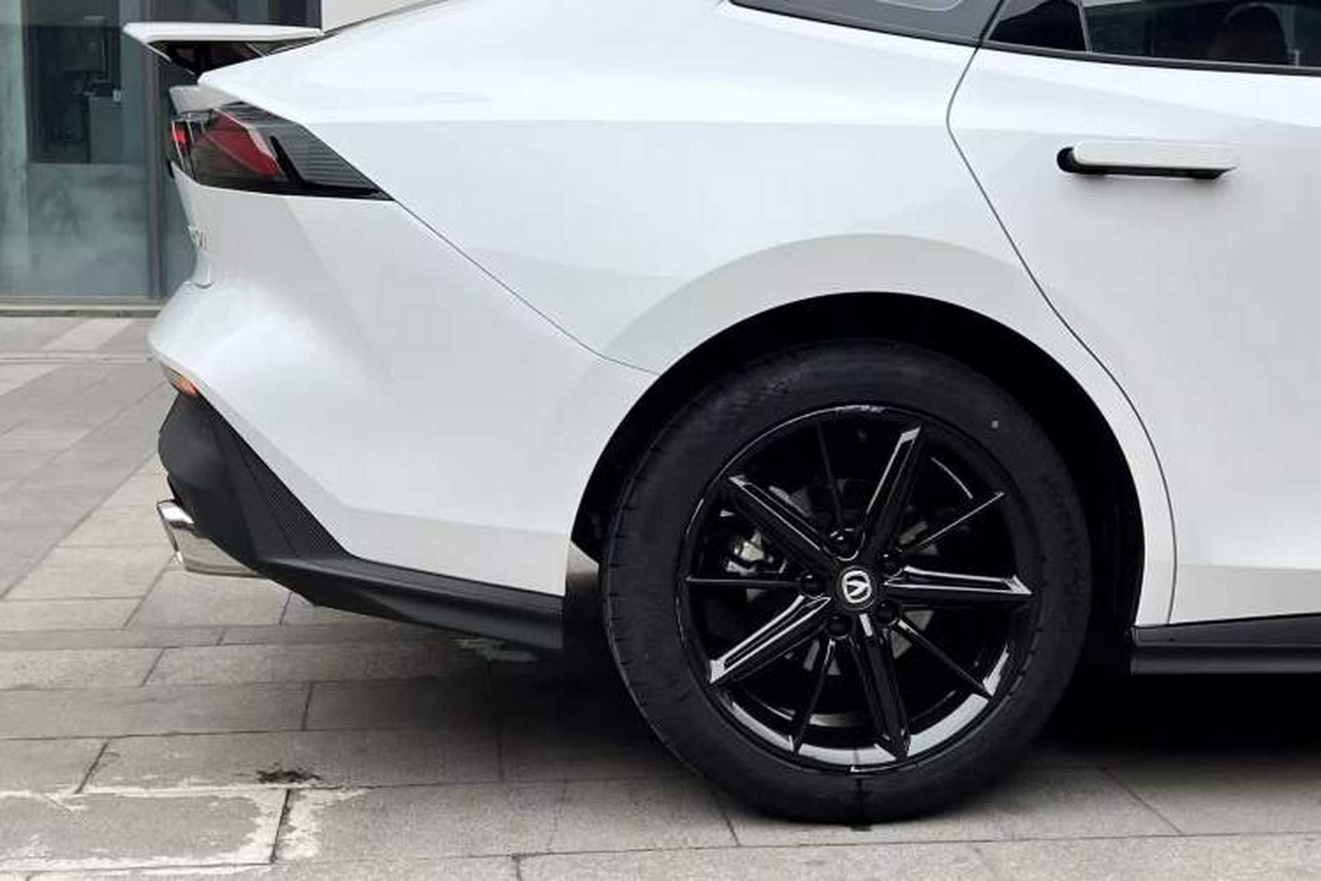 Used CHANGAN UNI-V 2023 1.5T Prestige Model Right Rear Wheel Hub