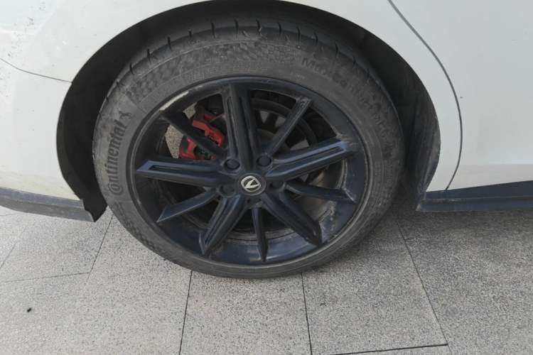 Used CHANGAN UNI-V 2023 1.5T Prestige Model Right Rear Wheel Hub