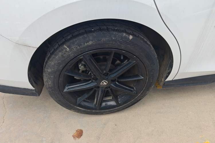 Used CHANGAN UNI-V 2023 1.5T Prestige Model Right Rear Wheel Hub