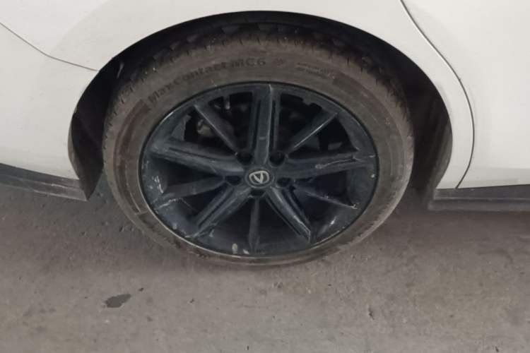 Used CHANGAN UNI-V 2023 1.5T Prestige Model Right Rear Wheel Hub