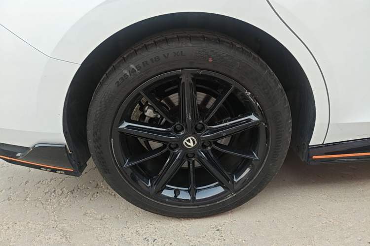 Used CHANGAN UNI-V 2023 2.0T Sport Edition Right Rear Wheel Hub