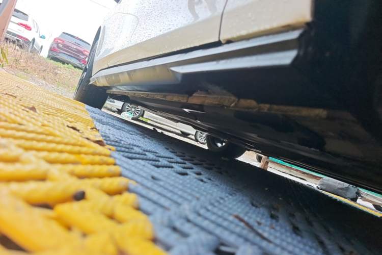 Used CHANGAN UNI-V 2023 1.5T Prestige Model Right Side Sill