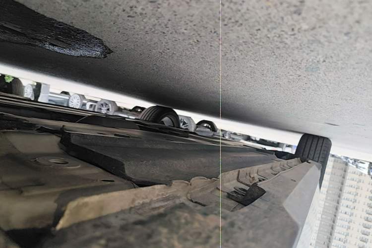 Used CHANGAN UNI-V 2023 1.5T Prestige Model Right Side Sill
