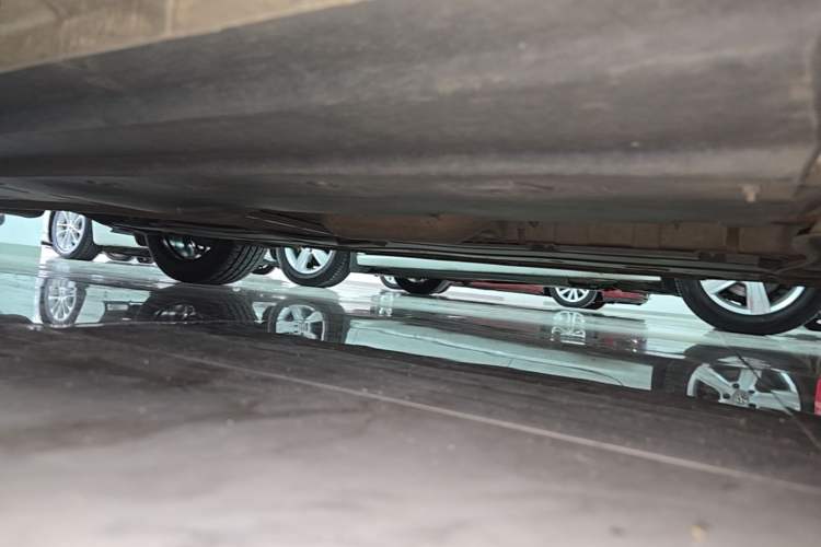 Used CHANGAN UNI-V 2023 1.5T Prestige Model Right Side Sill
