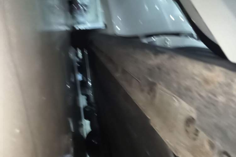 Used CHANGAN UNI-V 2023 1.5T Prestige Model Right Side Sill