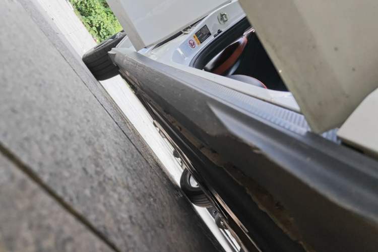 Used CHANGAN UNI-V 2023 1.5T Prestige Model Right Side Sill