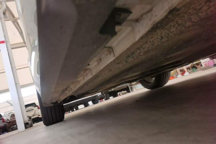 Used CHANGAN UNI-V 2023 1.5T Prestige Model Right Side Sill
