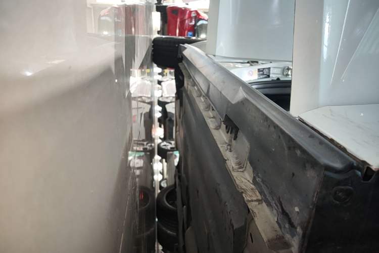 Used CHANGAN UNI-V 2023 1.5T Prestige Model Right Side Sill
