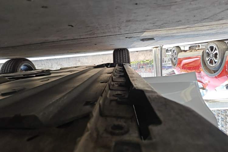 Used CHANGAN UNI-V 2023 1.5T Prestige Model Right Side Sill