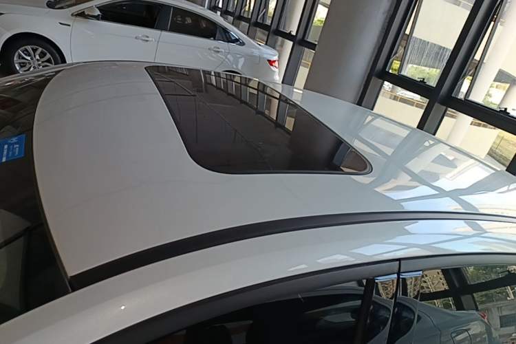 Used CHANGAN UNI-V 2023 1.5T Premium Model Roof