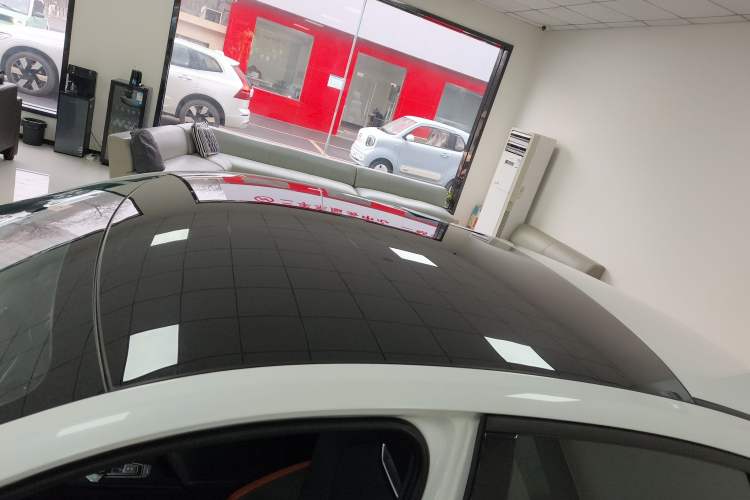 Used CHANGAN UNI-V 2023 1.5T Prestige Model Roof