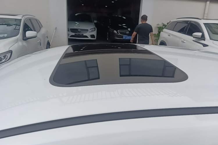 Used CHANGAN UNI-V 2023 1.5T Premium Model Roof
