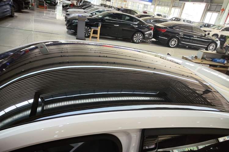 Used CHANGAN UNI-V 2023 1.5T Prestige Model Roof