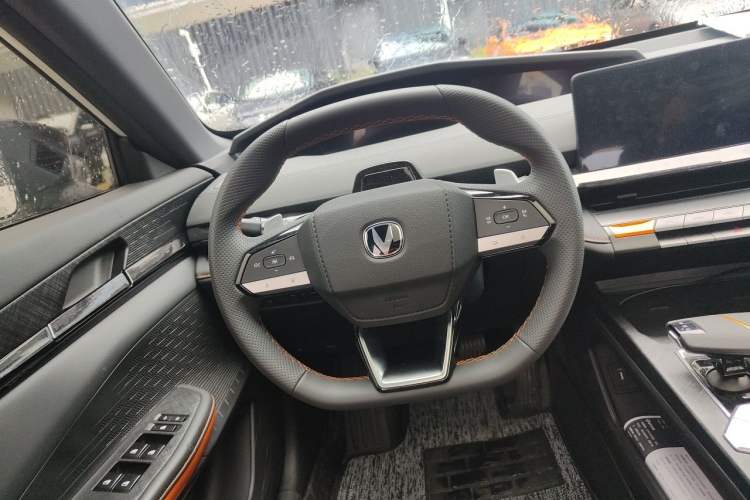 Used CHANGAN UNI-V 2023 1.5T Prestige Model Steering Wheel