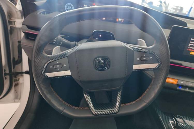 Used CHANGAN UNI-V 2023 1.5T Prestige Model Steering Wheel