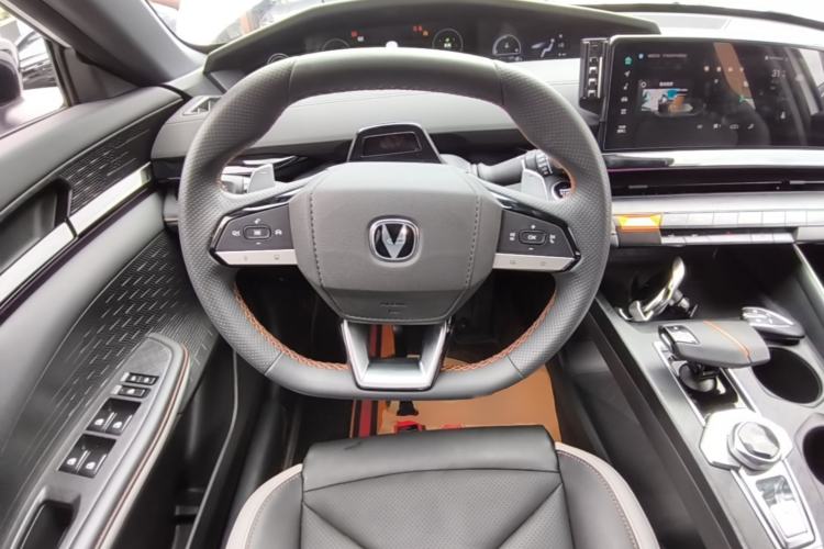 Used CHANGAN UNI-V 2023 1.5T Prestige Model Steering Wheel