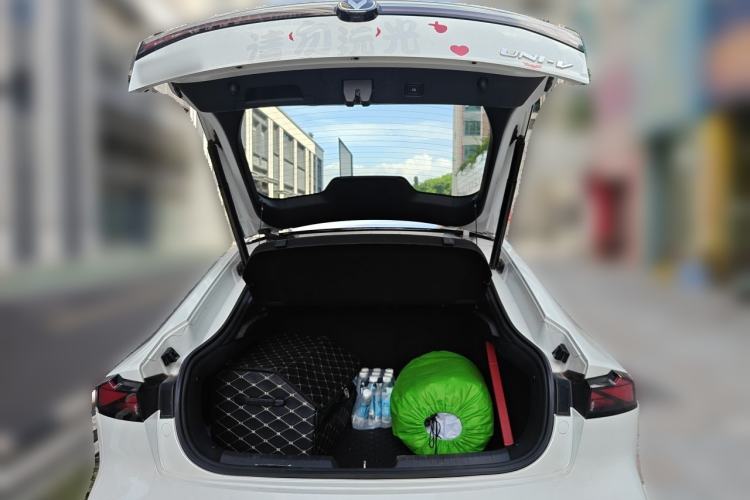 Used CHANGAN UNI-V 2023 1.5T Sport Edition Trunk