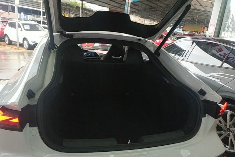 Used CHANGAN UNI-V 2023 2.0T Sport Edition Trunk