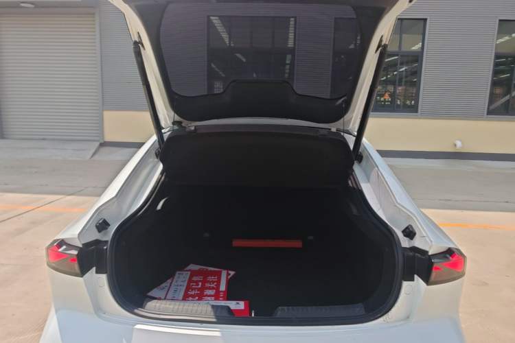 Used CHANGAN UNI-V 2023 1.5T Prestige Model Trunk