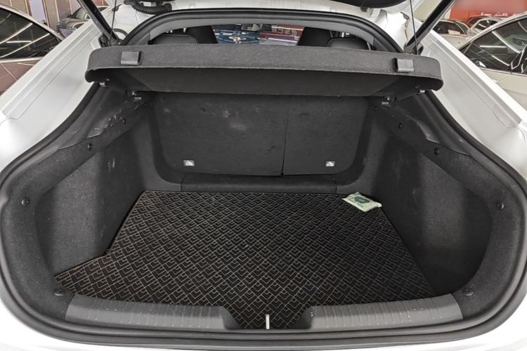 Used CHANGAN UNI-V 2023 1.5T Prestige Model Trunk