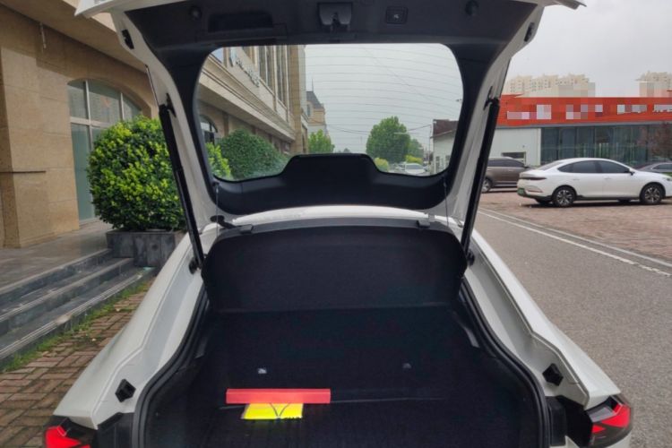 Used CHANGAN UNI-V 2023 1.5T Prestige Model Trunk