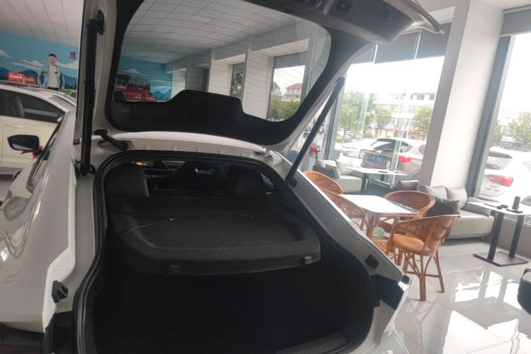 Used CHANGAN UNI-V 2023 1.5T Premium Model Trunk