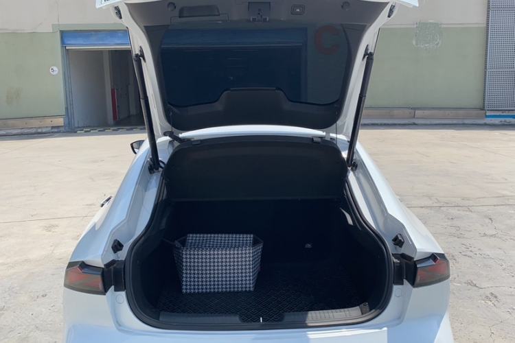 Used CHANGAN UNI-V 2023 1.5T Premium Model Trunk