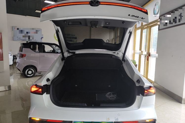 Used CHANGAN UNI-V 2023 1.5T Prestige Model Trunk