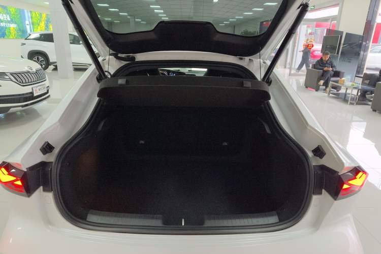 Used CHANGAN UNI-V 2023 1.5T Prestige Model Trunk