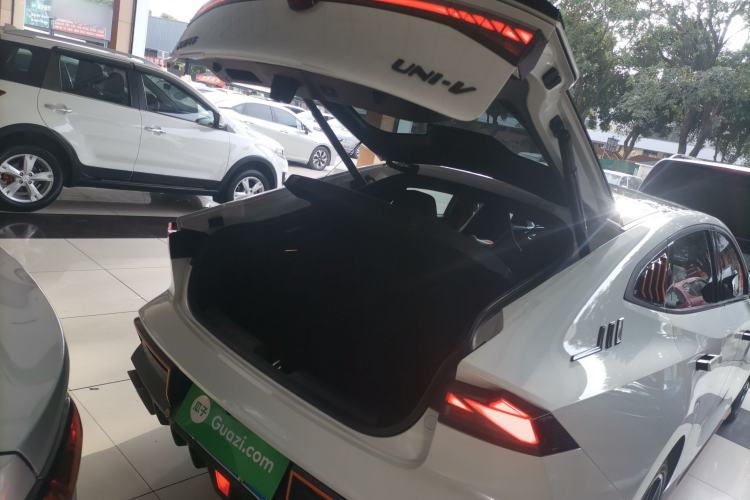 Used CHANGAN UNI-V 2023 2.0T Sport Edition Trunk