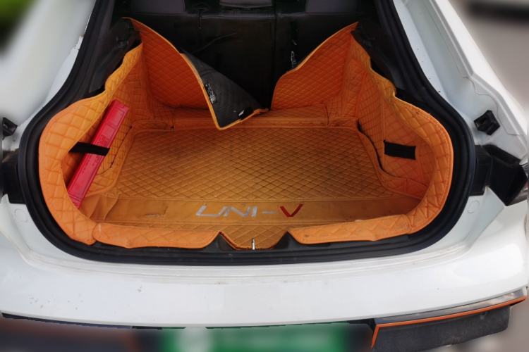 Used CHANGAN UNI-V 2023 1.5T Sport Edition Trunk