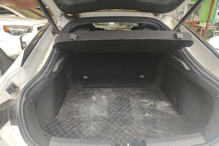 Used CHANGAN UNI-V 2023 1.5T Prestige Model Trunk