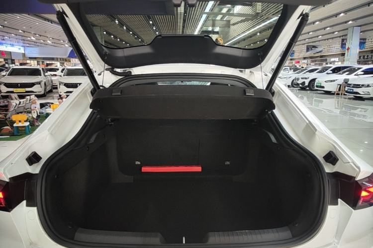 Used CHANGAN UNI-V 2023 1.5T Prestige Model Trunk