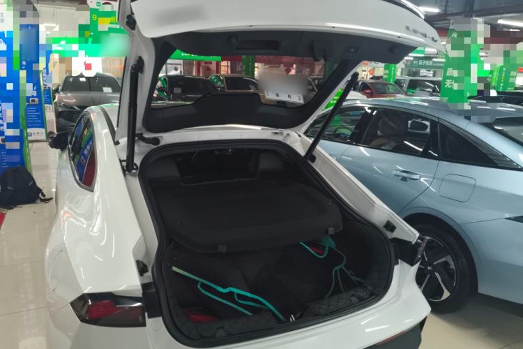 Used CHANGAN UNI-V 2023 1.5T Premium Model Trunk