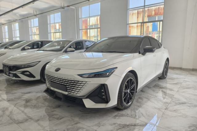 Used CHANGAN UNI-V 2023 1.5T Prestige Model
