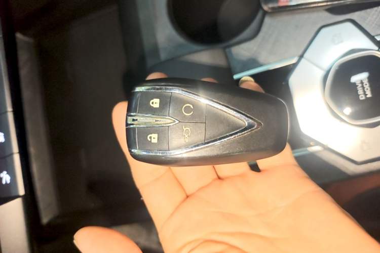 Used CHANGAN UNI-V 2023 1.5T Prestige Model Vehicle Key