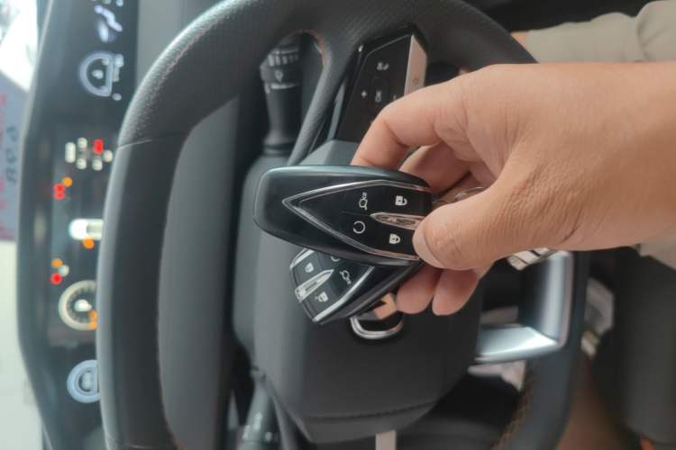 Used CHANGAN UNI-V 2023 1.5T Premium Model Vehicle Key
