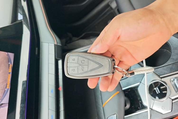 Used CHANGAN UNI-V 2023 1.5T Prestige Model Vehicle Key