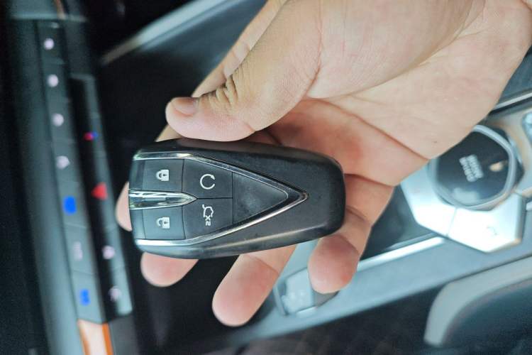 Used CHANGAN UNI-V 2023 1.5T Prestige Model Vehicle Key